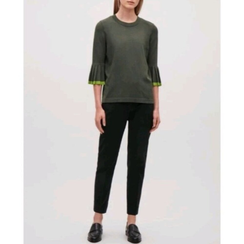COS Knit Top Womens Small Forest Green Pleated Bell Sleeves Minimalist Modern‎